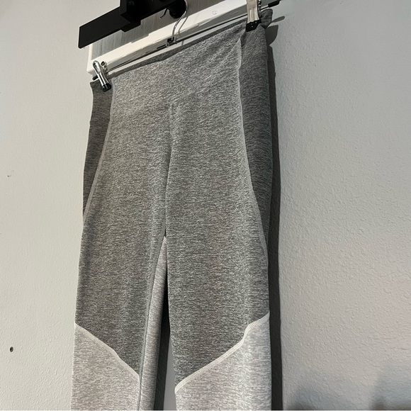 Women’s Outdoor Voices High Rise Gray Colorblock Size Medium Leggings - Picture 4 of 8
